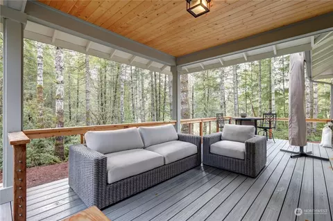 Exterior - 791 E Vine Maple Ln, Union, WA 98592 photo 3 of 10