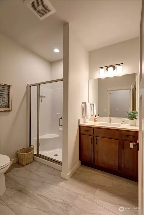 Bath - 791 E Vine Maple Ln, Union, WA 98592 photo 3 of 4