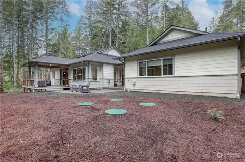 Exterior - 791 E Vine Maple Ln, Union, WA 98592 photo 2 of 10
