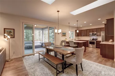 Dining - 791 E Vine Maple Ln, Union, WA 98592 photo 2 of 2