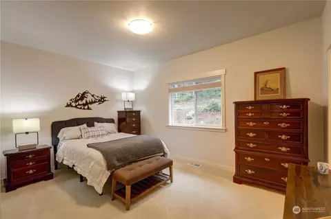 Bedroom - 791 E Vine Maple Ln, Union, WA 98592 photo 3 of 4