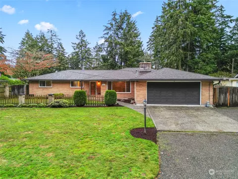 9817 Elwood Dr SW, Lakewood, WA 98498