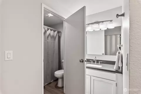 Bath - 820 Cady Rd #G101, Everett, WA 98203 photo 1 of 2