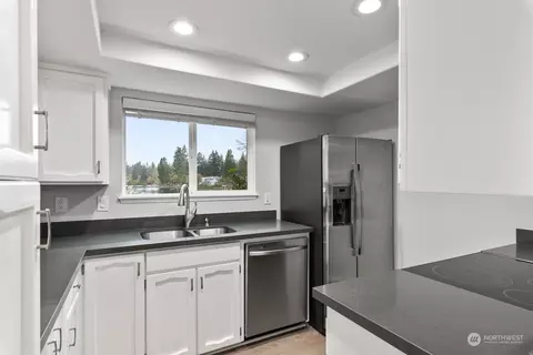 Kitchen - 820 Cady Rd #G101, Everett, WA 98203 photo 2 of 3