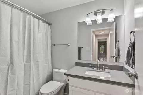 Bath - 820 Cady Rd #G101, Everett, WA 98203 photo 2 of 2