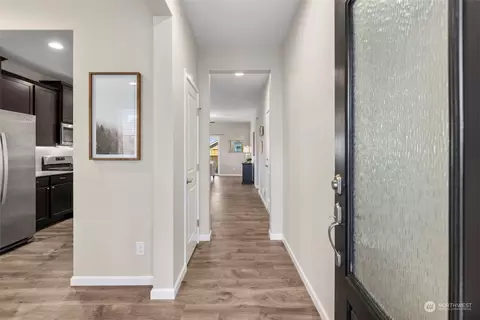 Entry Way - 863 Riley Dr E, Enumclaw, WA 98022 photo 1 of 3