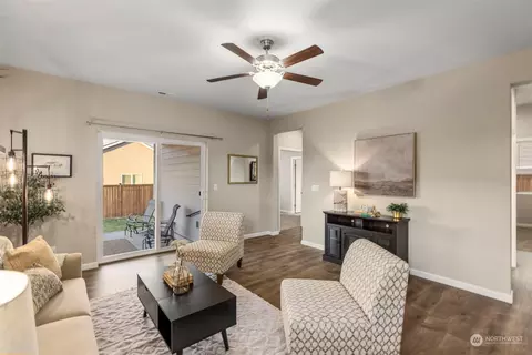 Living - 863 Riley Dr E, Enumclaw, WA 98022 photo 1 of 2
