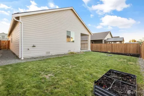 Exterior - 863 Riley Dr E, Enumclaw, WA 98022 photo 3 of 5