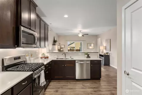 Kitchen - 863 Riley Dr E, Enumclaw, WA 98022 photo 1 of 2