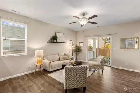 Living - 863 Riley Dr E, Enumclaw, WA 98022 photo 2 of 2