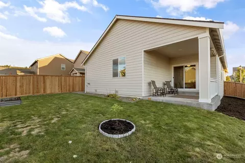 Exterior - 863 Riley Dr E, Enumclaw, WA 98022 photo 2 of 5