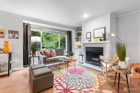 927 5th Ave #E1, Kirkland, WA 98033