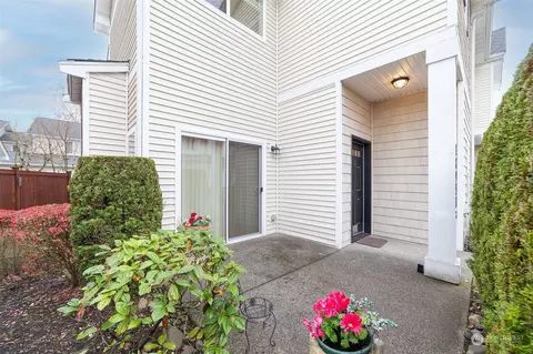 18951 108th Ln SE, Renton, WA 98055