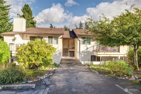 14124 74th Pl NE #B, Kirkland, WA 98034