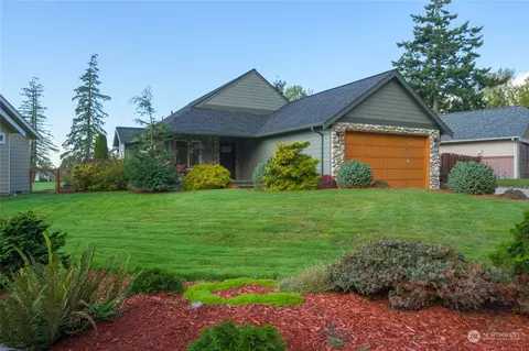 7935 E Golf Course Dr, Blaine, WA 98230