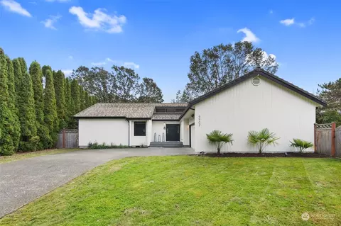 9902 Zircon Dr SW, Lakewood, WA 98498