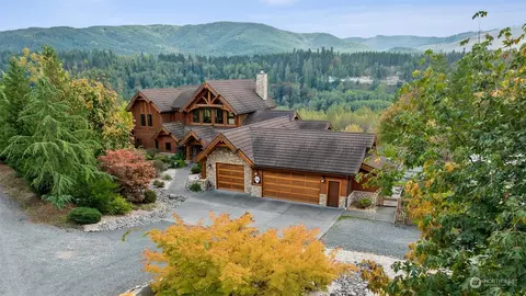 3828 River Ridge Dr E, Eatonville, WA 98328