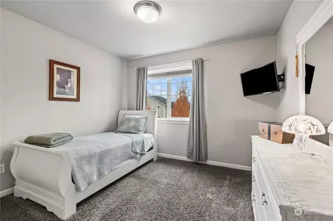 Bedroom - 14923 Benton Loop, Sumner, WA 98390 photo 5 of 5
