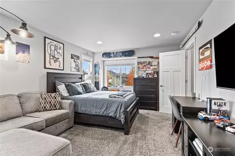 Bedroom - 14923 Benton Loop, Sumner, WA 98390 photo 2 of 5