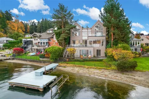 5810 NE Arrowhead Dr, Kenmore, WA 98028