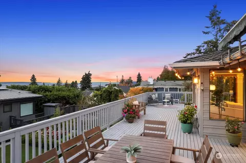 731 Laurel St, Edmonds, WA 98020 photo 3