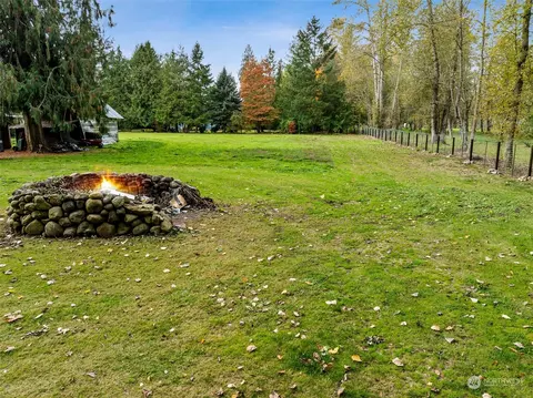 Exterior - 24020 SE 436th St, Enumclaw, WA 98022 photo 6 of 8