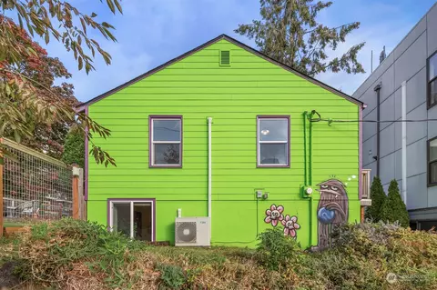 Exterior - 202 26th Ave E, Seattle, WA 98112 photo 9 of 9