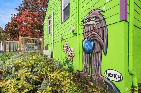 Exterior - 202 26th Ave E, Seattle, WA 98112 photo 8 of 9