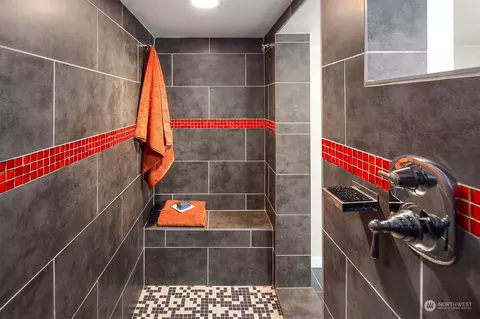 Bath - 202 26th Ave E, Seattle, WA 98112 photo 3 of 4