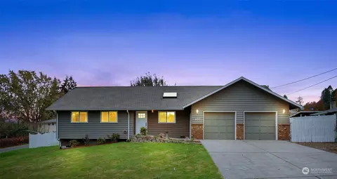 408 13th St, Snohomish, WA 98290