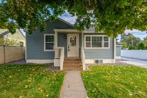 416 D St SW, Ephrata, WA 98823