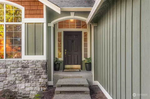 Entry Way - 2710 236th St SE, Bothell, WA 98021 photo 3 of 3
