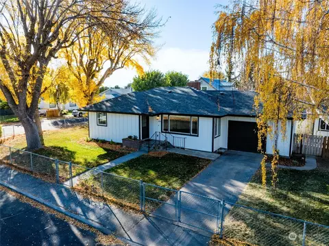 334 14th Ave SW, Ephrata, WA 98823
