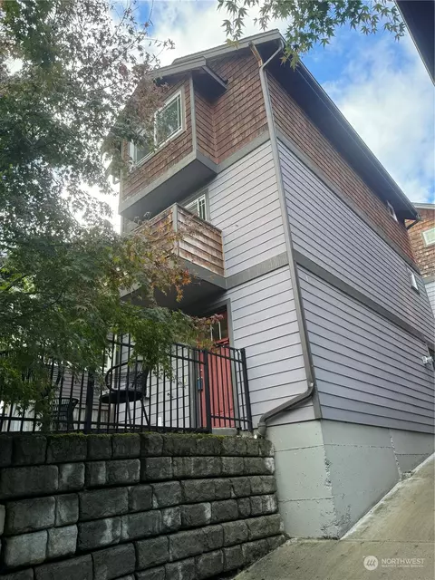 305 27th Ave E, Seattle, WA 98112
