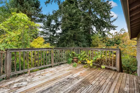 Exterior - 2529 NE 203rd St, Shoreline, WA 98155 photo 2 of 6