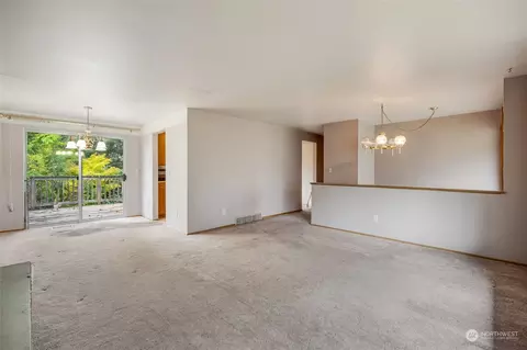Living - 2529 NE 203rd St, Shoreline, WA 98155 photo 2 of 2