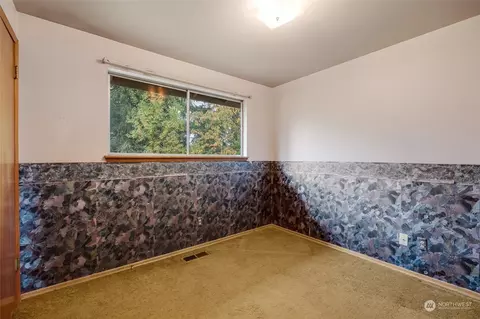 Bedroom - 2529 NE 203rd St, Shoreline, WA 98155 photo 1 of 3