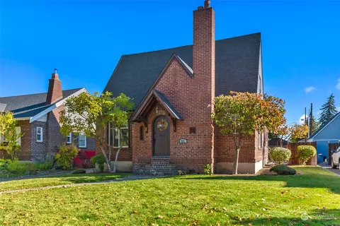 921 Highland Dr, Wenatchee, WA 98801