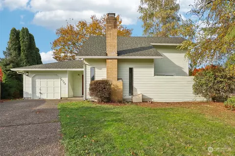 15705 NE 9th Cir, Vancouver, WA 98684