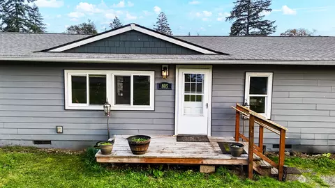 805 Tipsoo Loop S, Rainier, WA 98576 photo 2