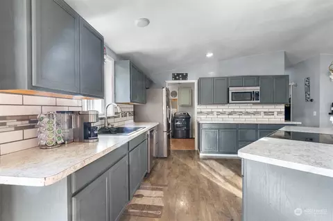 805 Tipsoo Loop S, Rainier, WA 98576 photo 10