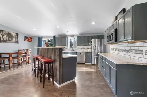 805 Tipsoo Loop S, Rainier, WA 98576 photo 8