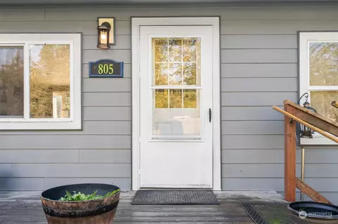 805 Tipsoo Loop S, Rainier, WA 98576 photo 3