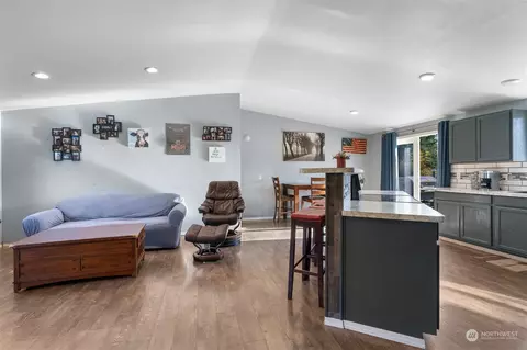 805 Tipsoo Loop S, Rainier, WA 98576 photo 13