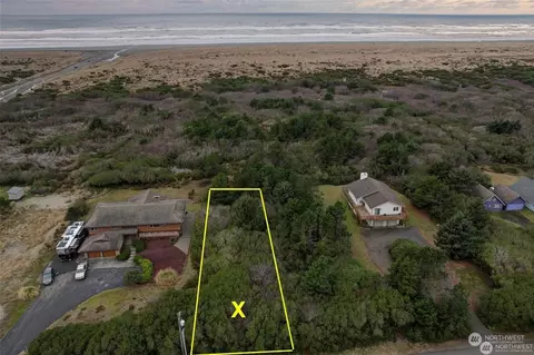 455 Sand Dune Ave SW, Ocean Shores, WA 98569