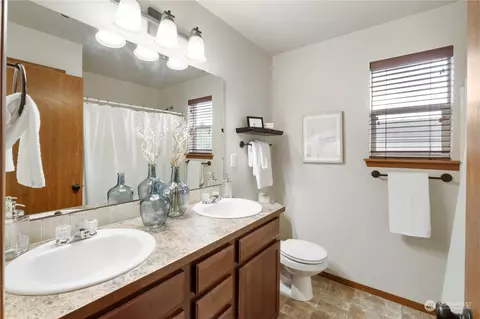 Bath - 20522 6th Avenue Ct E, Spanaway, WA 98387 photo 2 of 3