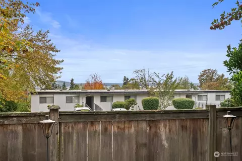 1020 S 230th St #B105, Des Moines, WA 98198