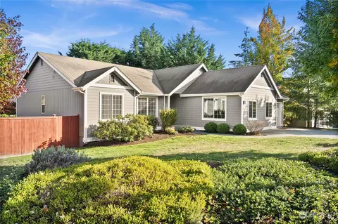 18348 Miss Ellis Loop NE, Poulsbo, WA 98370