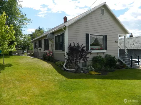 224 3rd St E, Tonasket, WA 98855