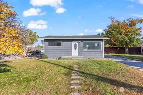 1906 Highland Dr, Prosser, WA 99350